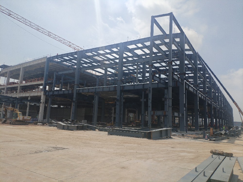 廣州白云機場聯(lián)邦快遞中心貨站鋼結構加工項目